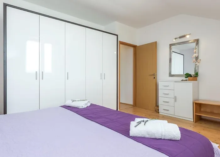 Beachfront House Zita
