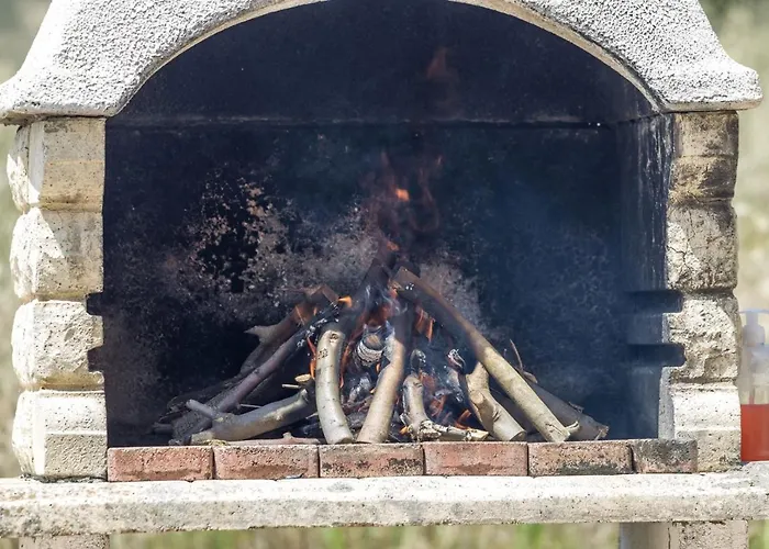 Beachfront House Zita *